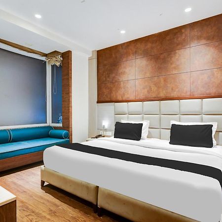 Super Townhouse Chhatarpur Near Metro Park Нью-Дели Экстерьер фото