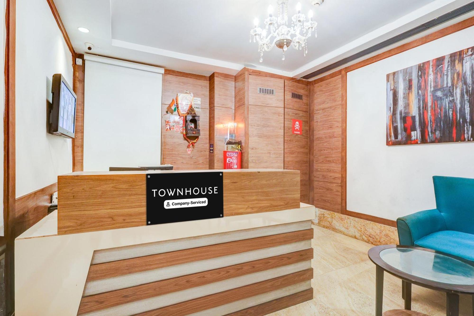 Super Townhouse Chhatarpur Near Metro Park Нью-Дели Экстерьер фото