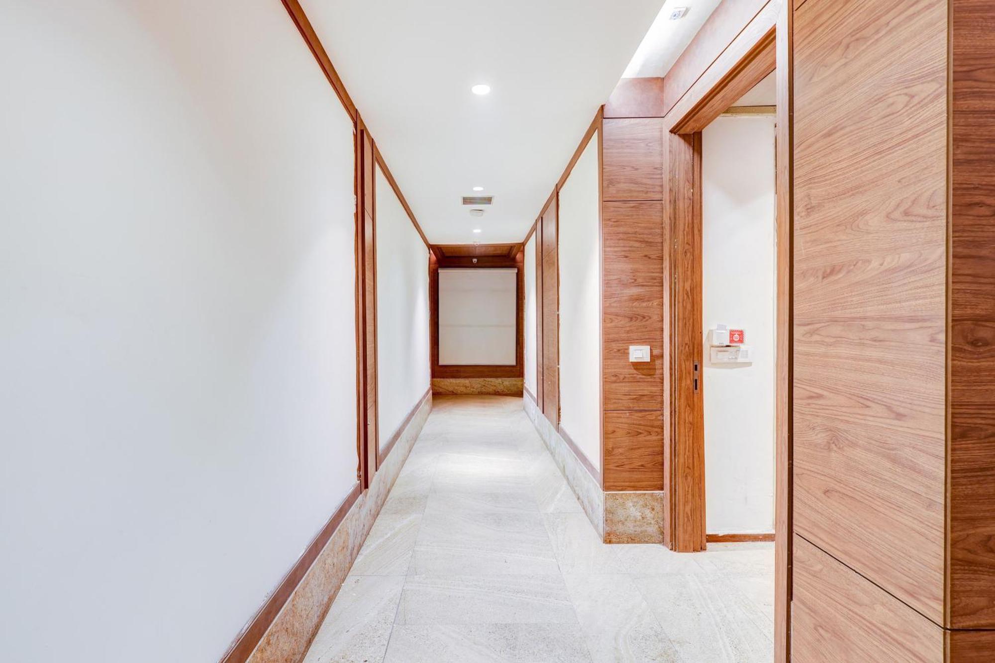 Super Townhouse Chhatarpur Near Metro Park Нью-Дели Экстерьер фото